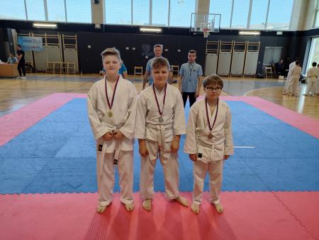 Karateisti na tekmovanju v Moravčah, april 2024 (1)